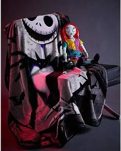Jack And Sally Reversible Fleece Blanket - The Nightmare Before Christ 9 Jack And Sally Reversible Fleece Blanket - The Nightmare Before Christ -Spirit Halloween Shop 01414473 d
