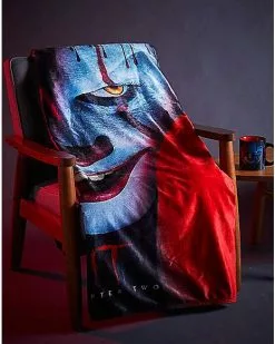 Pennywise Fleece Blanket - It 7 Pennywise Fleece Blanket - It -Spirit Halloween Shop 01492321 c