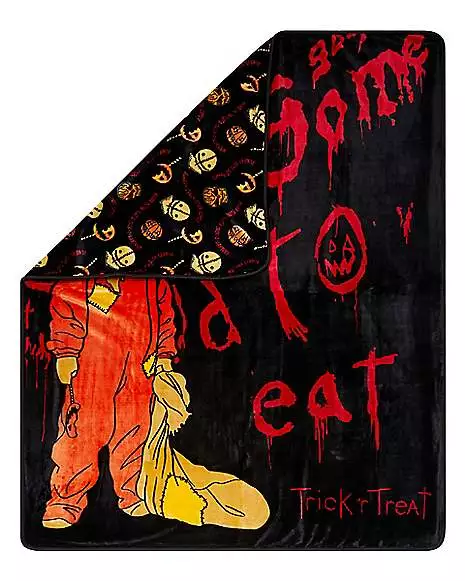 Sam Reversible Fleece Blanket - Trick 'r Treat 4 Sam Reversible Fleece Blanket - Trick 'r Treat - Image 2